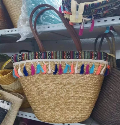 Ġmiemen ikkuluriti tal-qamħ tan-nisa borża tat-tiben