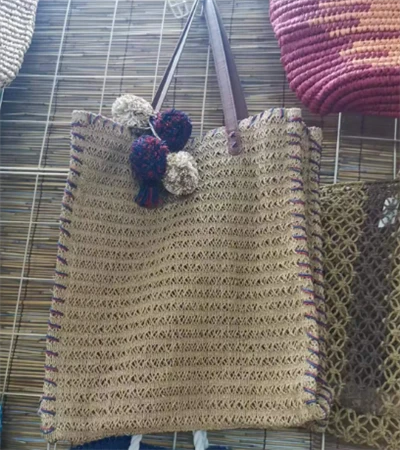 Paper Crochet Lady Sajf Tote Bag