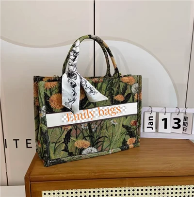 Handbags tan-Nisa tal-Kanvas iddisinjati